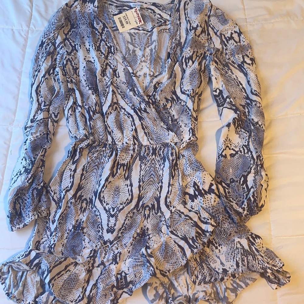 NWT women’s blue + white animal print dress